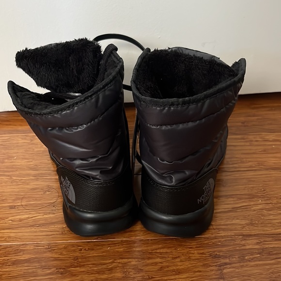 NWT The North Face Women’s Thermoball Lace II Snow Boots - Picture 3 of 3